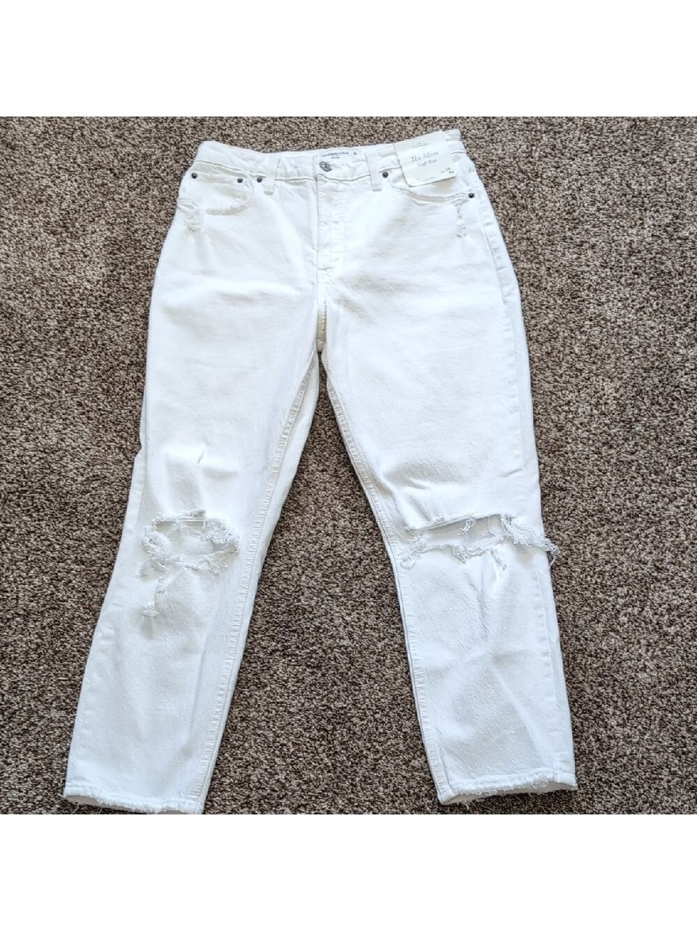 Abercrombie And Fitch The Mom High Rise White Distressed Jeans Size 28 NEW